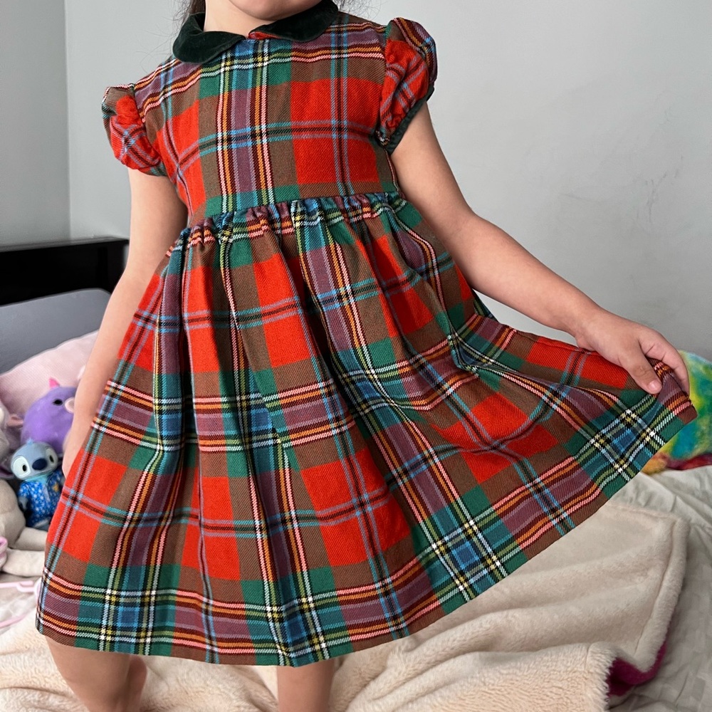 Oscar de la Renta Red and Green Plaid Girls' Holiday Dress - Picture 11 of 12